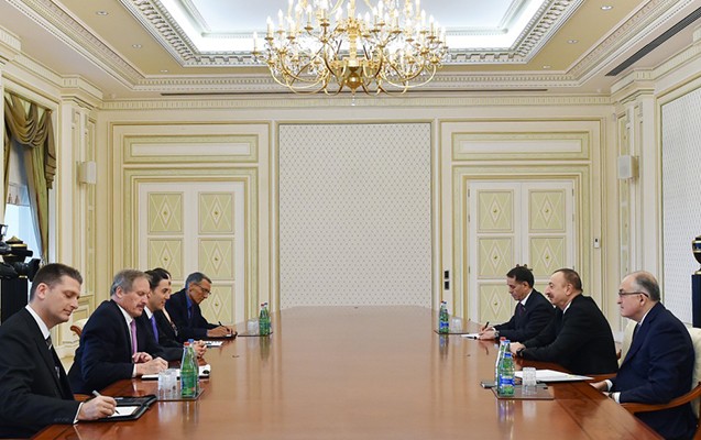 prezident-abs-dovlet-departamentinin-xususi-elcisini-qebul-edib