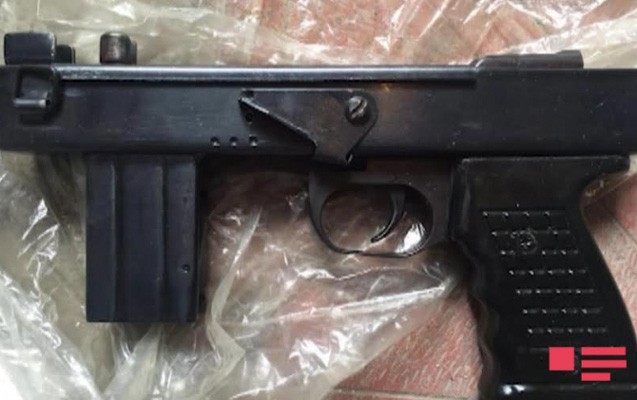 bakida-iki-sexsden-odlu-silahlar-goturuldu