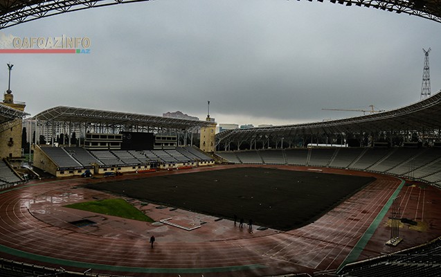 respublika-stadionu-ucun-1200-ton-torpaq-getirilib
