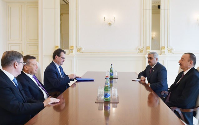 ilham-eliyev-qazpromun-sedri-ile-gorusdu