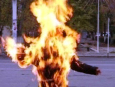 ustune-benzin-tokub-od-vurdu