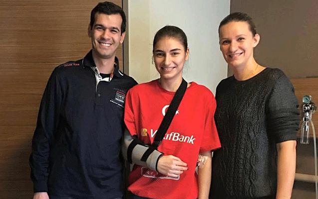 millimizin-voleybolcusu-xestexanada-agir-virusa-yoluxub