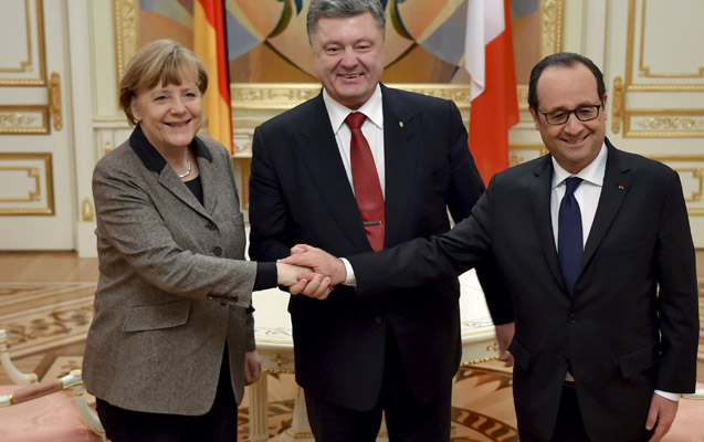 porosenko-merkel-ve-ollandla-gorusdu