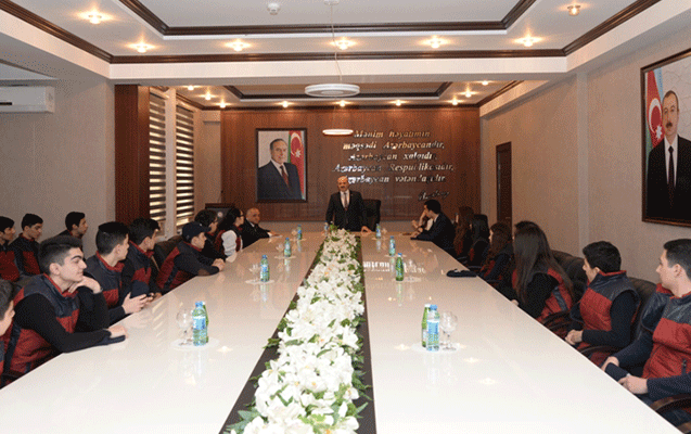 nesimi-mekteblileri-naxcivana-yollandi