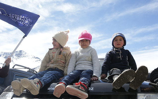 asan-mektub-hediyyeleri-xinaliga-catdirilib