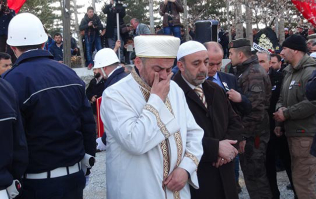 heyatinin-en-cetin-namazini-qildirdi