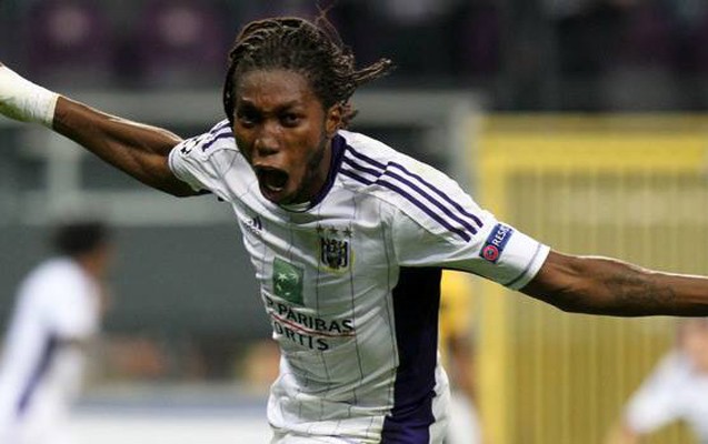 meshur-futbolcu-terror-bas-veren-aeroportda-olub