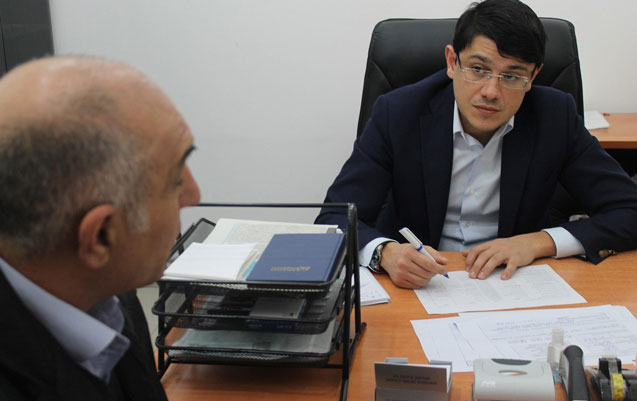 fuad-muradov-xetai-sakinleri-ile-gorusub