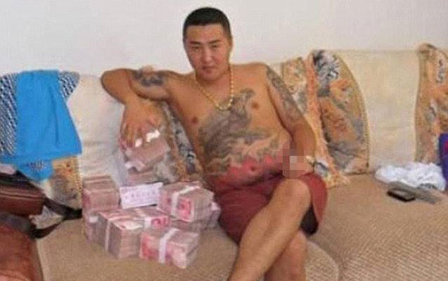 mafiya-liderinin-cilpaq-sekilleri-yayildi