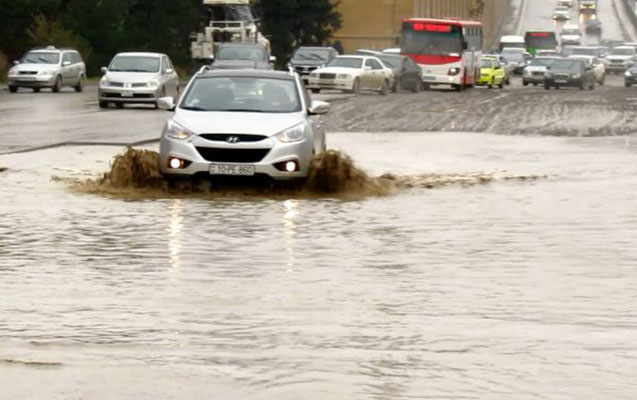 yagisa-gore-22-qeza-olub