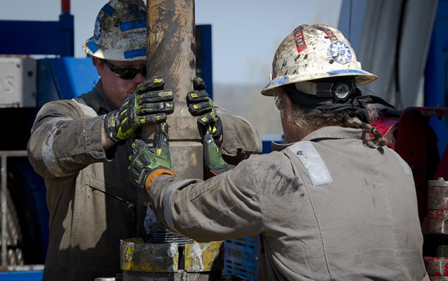 neft-qiymeti-psixoloji-hedden-dusdu