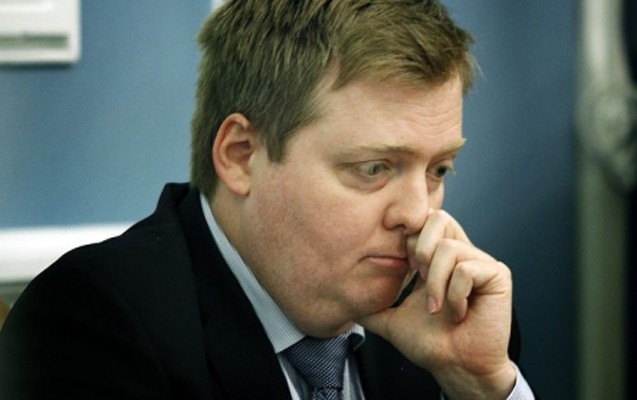 bas-nazir-istefa-verdi