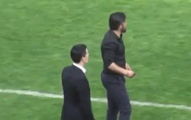 meshur-futbolcu-komekcisini-silleledi