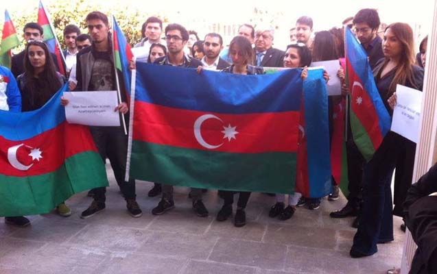 istanbulda-azerbaycana-destek-aksiyasi-kecirilib