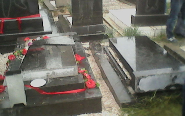 astarada-mezar-daslarini-sindiranlar-tapildi