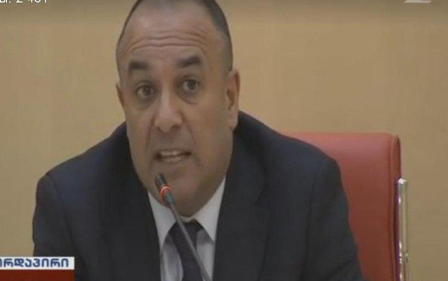 azerbaycanli-deputatla-ermeni-deputat-arasinda-