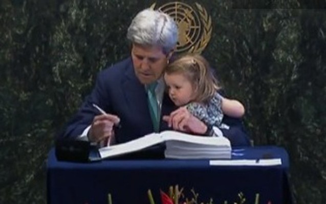 kerri-nevesi-ile-sazisi-imzaladi-alnindan-opdu