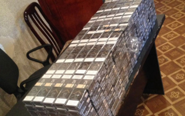 gomrukculer-kulli-miqdarda-siqaret-askarladilar