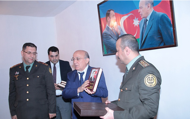 mubariz-qurbanli-mehbuslarin-ibadet-otaqlarina-bas-cekdi