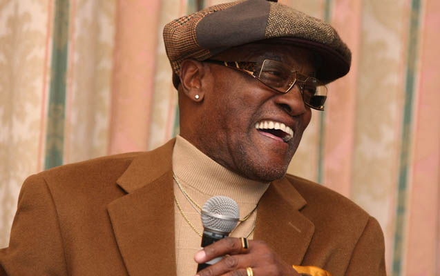 meshur-mugenni-dunyasini-deyisdi