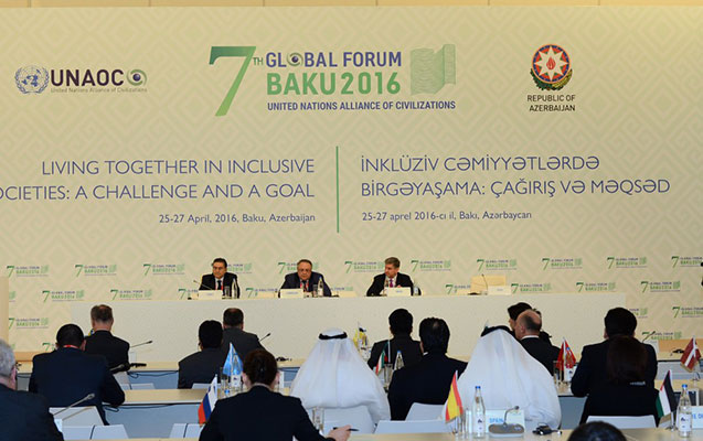 terroru-baki-tribunasindan-pislediler