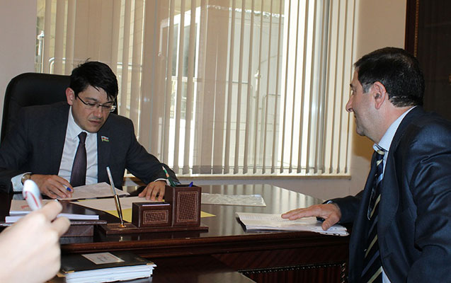 fuad-muradov-secicileri-milli-meclisde-qebul-edib