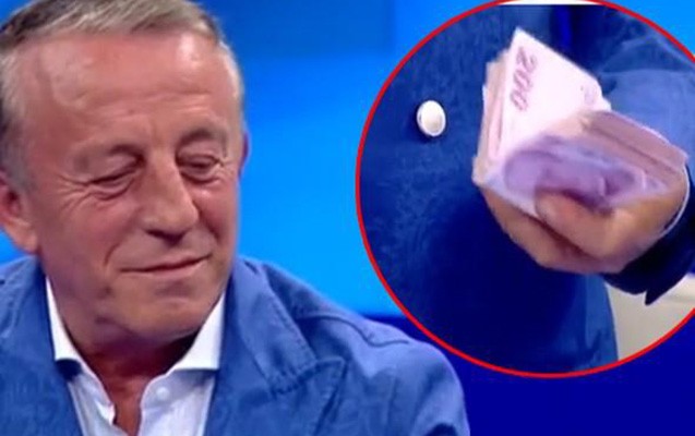 canli-efirde-cibinden-8-min-cixdi