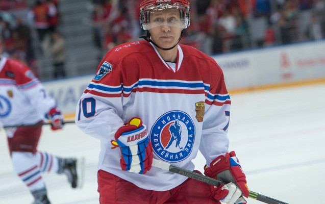 putin-xokkey-oynadi