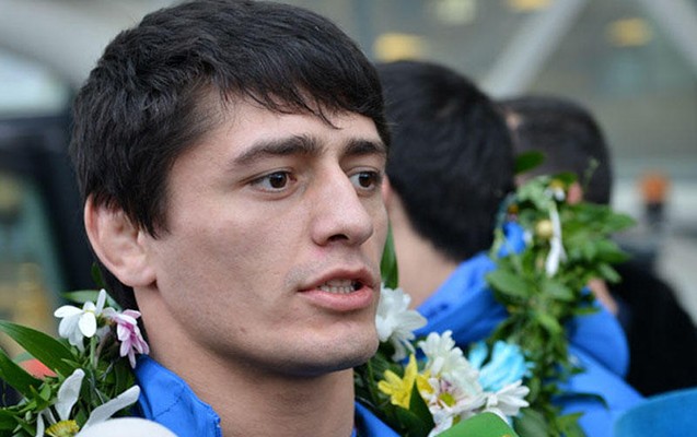 resul-cunayev-dogma-yurdunda-