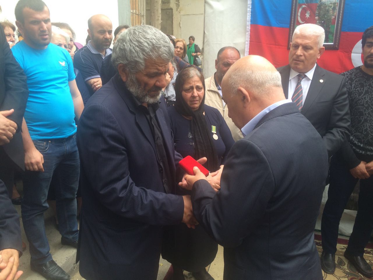 sehid-esgerin-medali-ailesine-teqdim-olundu