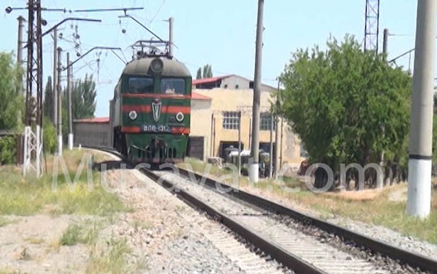 bakida-80-yasli-kisini-qatar-vurdu-ayagi-kesildi-