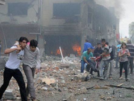 suriyada-ard-arda-uc-partlayis