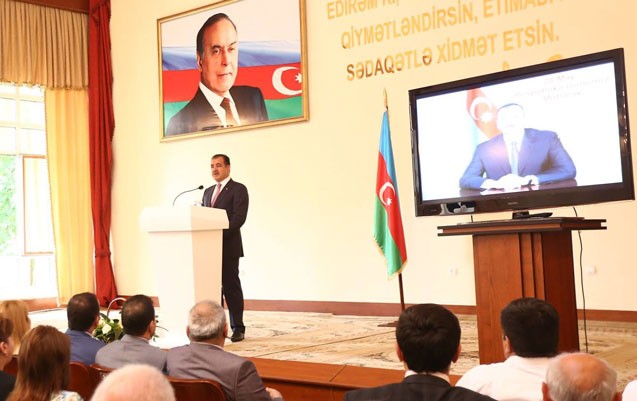 elmar-veliyev-bayramla-bagli-konfransda