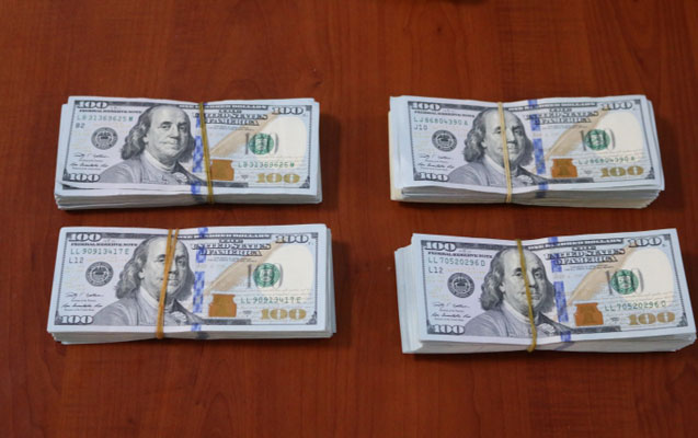 40-min-dollarin-olkeden-cixarilmasinin-qarsisi-alindi-