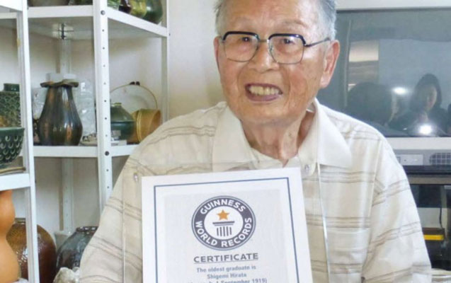 96-yasinda-universitet-bitirdi