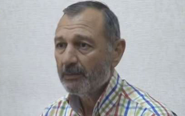 ozunu-vezifeli-sexs-kimi-teqdim-edib-