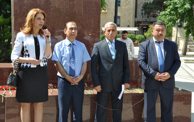 musfiqe-hesr-olunmus-poeziya-gunu