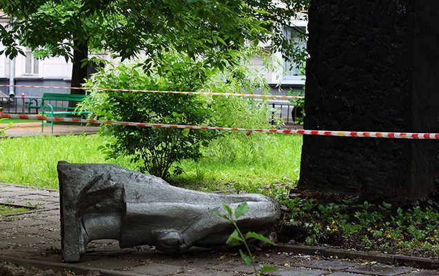 leninin-basini-kesdiler