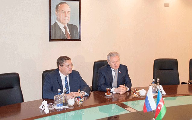 hesterxan-vilayetinin-numayende-heyeti-ile-gorus-kecirilib