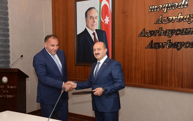 dovlet-qulluqcularinin-pese-bayrami-qeyd-edilib