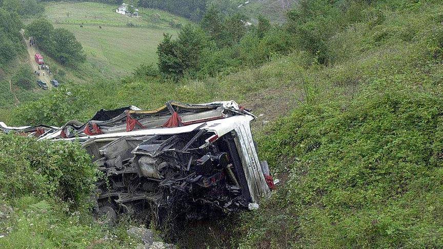 yol-qezasinda-30-nefer-oldu