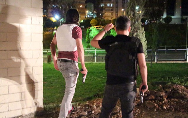 turkiyede-17-yasli-genc-atasinin-silahi-ile
