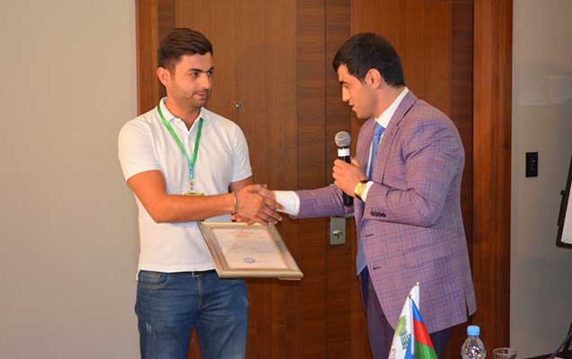 -bakida-ilk-defe-yeni-binaya-kocenlere-cixaris-verildi