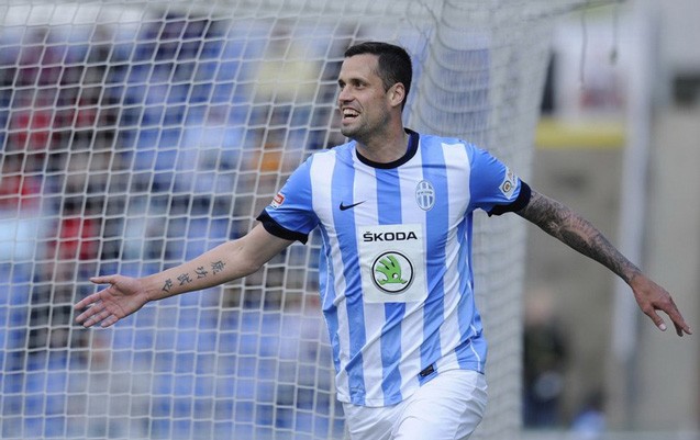 neftci-ve-ya-skendiya-ile-gorusmeyin-ciddi-ferqi-yoxdu-