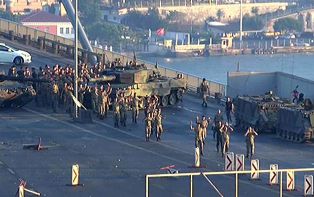 turk-ordusunun-5-generali-ve-29-polkovniki-saxlanilib