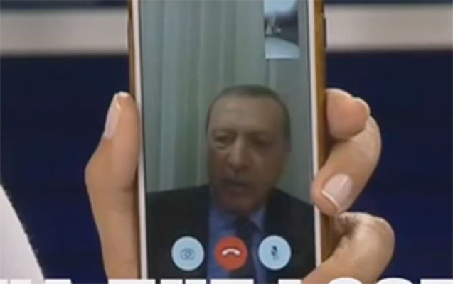 erdoganla-canli-efire-baglandigi-telefona-