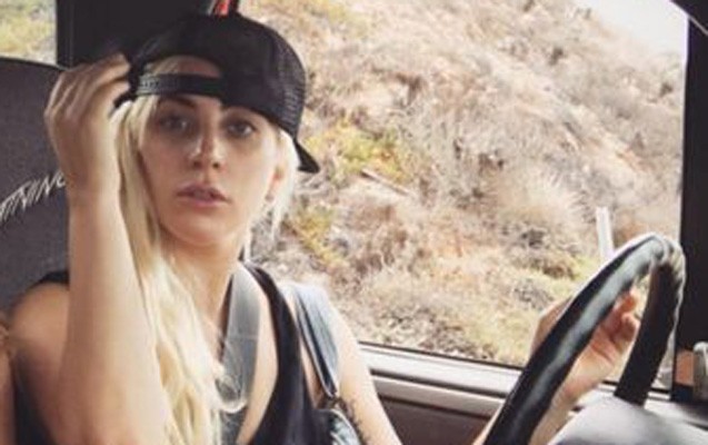 ledi-qaqani-polis-saxladi