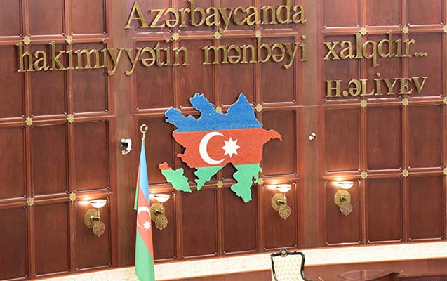 24-yasli-genc-niye-deputat-olmasin-