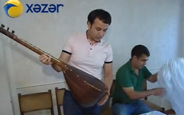 azerbaycanda-80-mine-saz-satilir