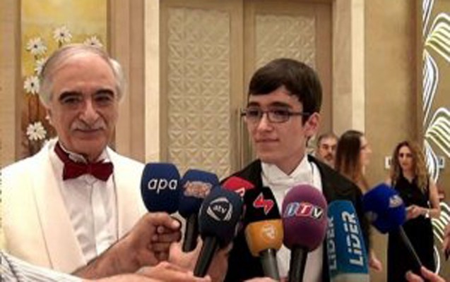 moskvada-dirijorluq-uzre-mektebe-daxil-olmusam